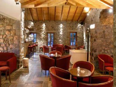 Art Mainalon Hotel Vytina Zewnętrze zdjęcie