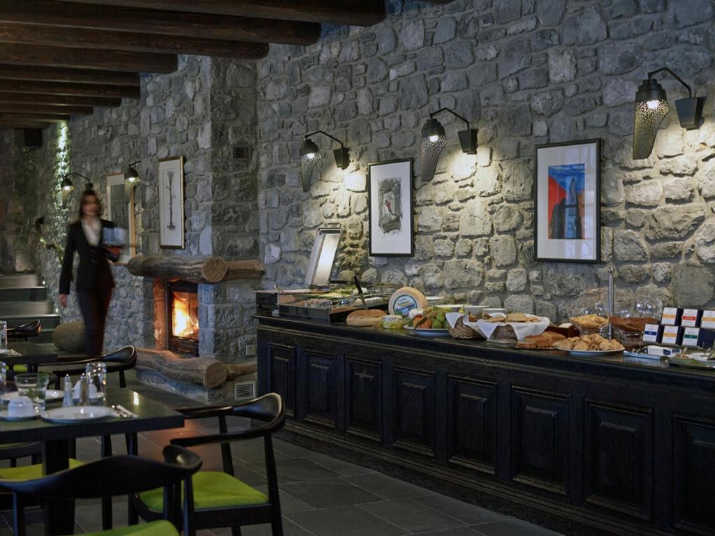 Art Mainalon Hotel Vytina Zewnętrze zdjęcie